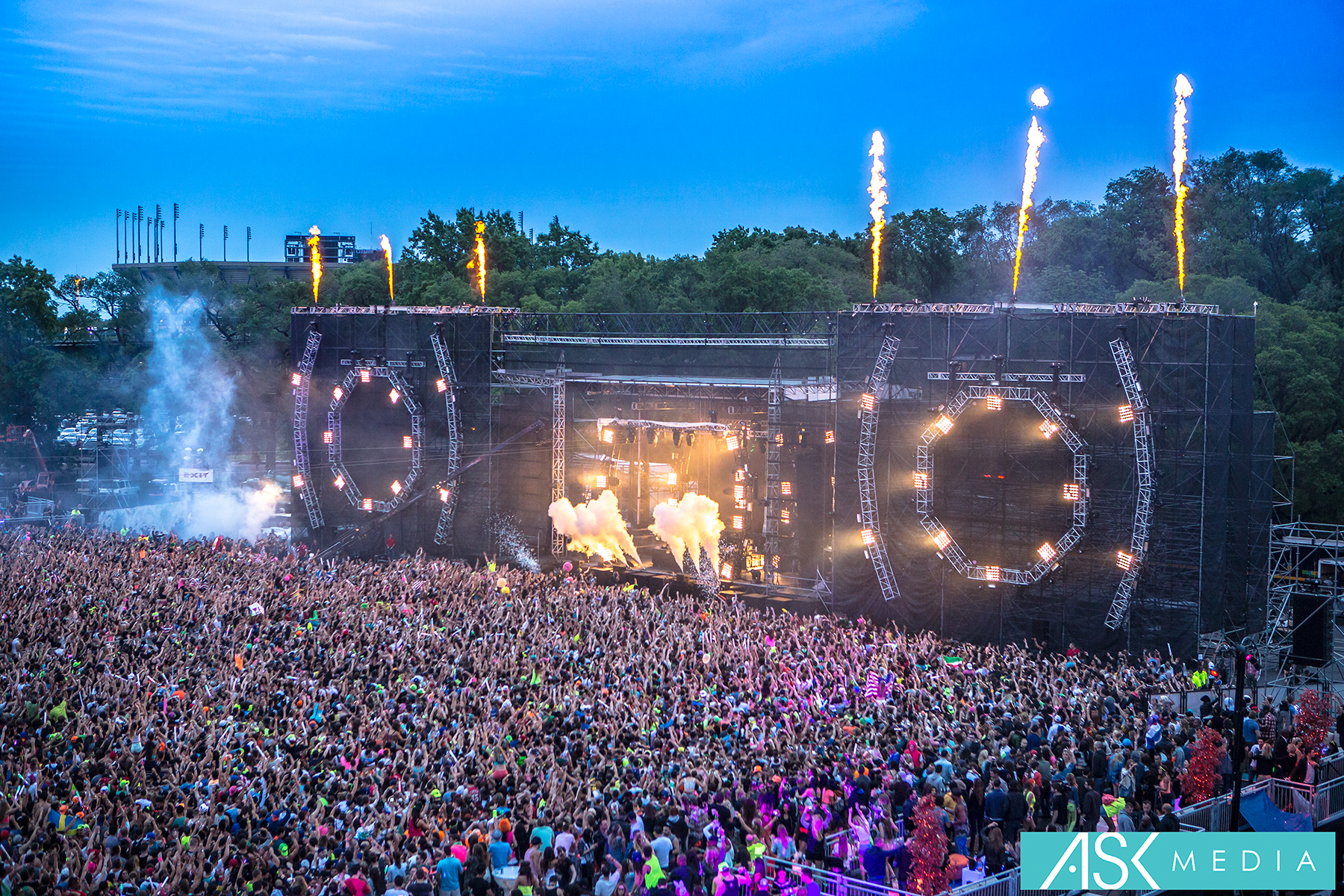 EDC-NYC-2013-12_lr - Mountain NEWs