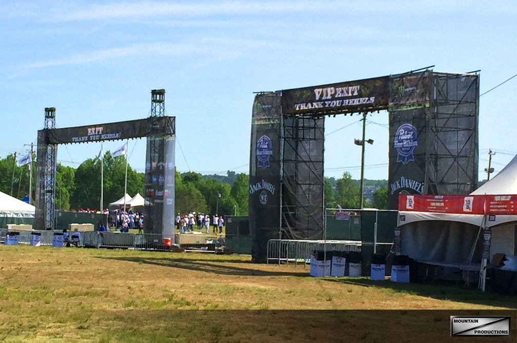 [STAGING SPOTLIGHT] Entranceways - Mountain NEWs